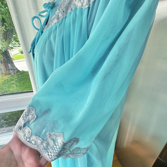 Vintage 1960s peignoir, Robin Egg blue robe, wide lace details, 3/4 sleeves - Picture 5 of 10